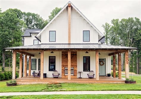 white farm house with metal shop|modern white farmhouses.